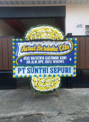 Papan Bunga Duka di Bale Kambang