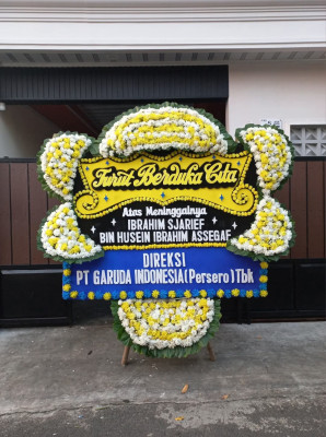 Papan Bunga Duka di Bale Kambang